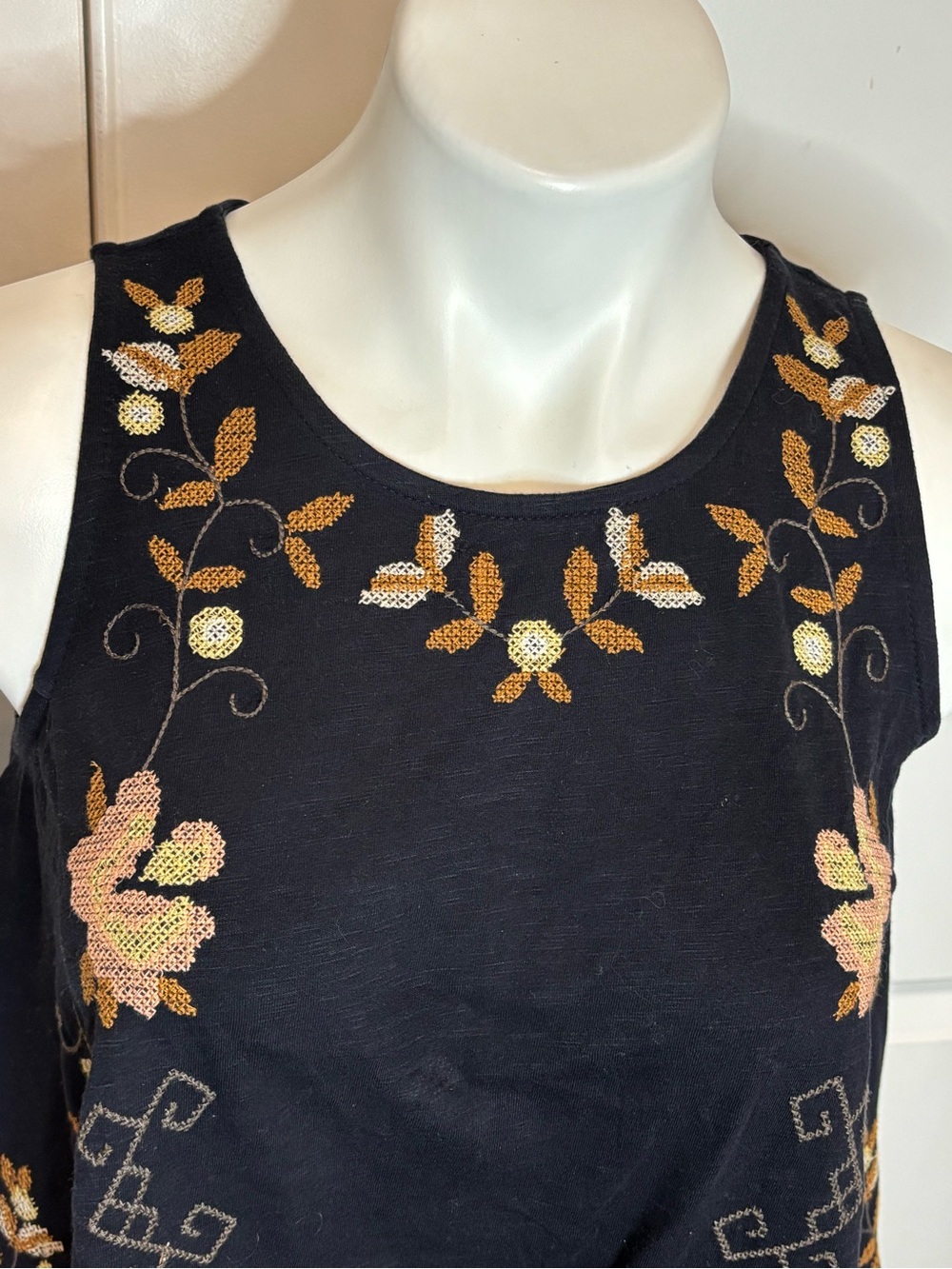 Free People Black Embroidered Cross Stitch Floral Swing Tank S - Picture 2 of 9